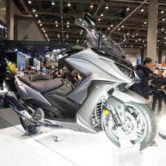 Kymco AK550